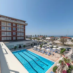 Szálloda Grand & Riviera